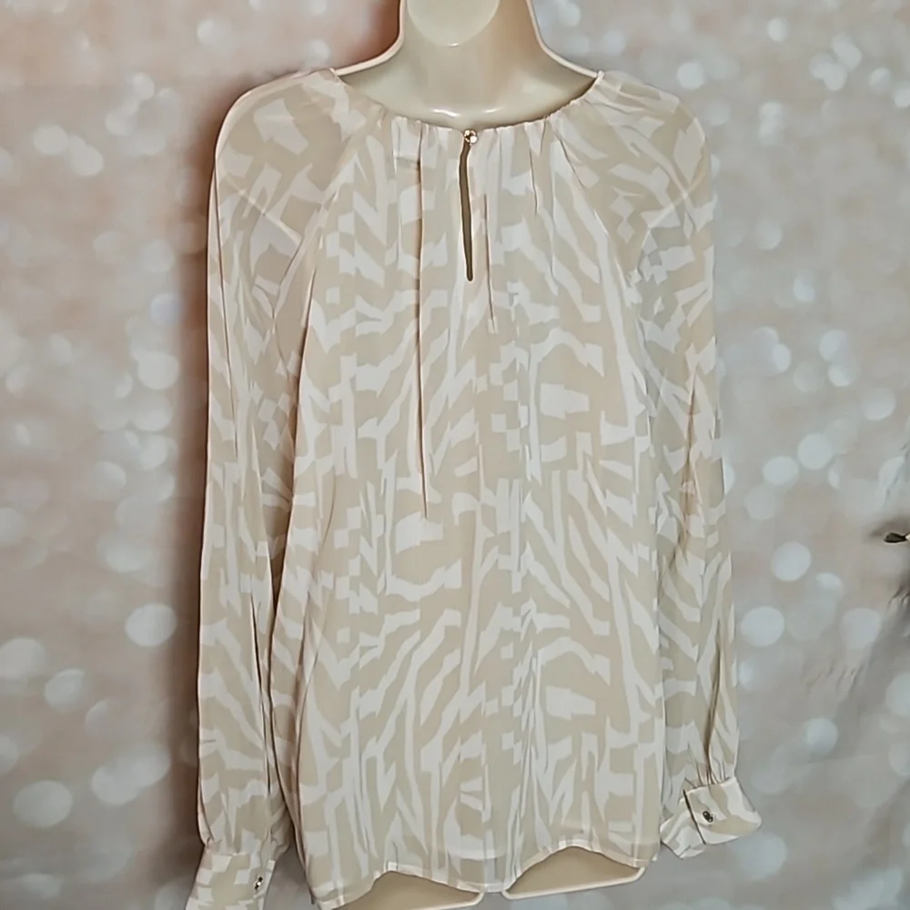 Calvin Klein | Beige and White Flowy Blouse - Picture 3 of 10